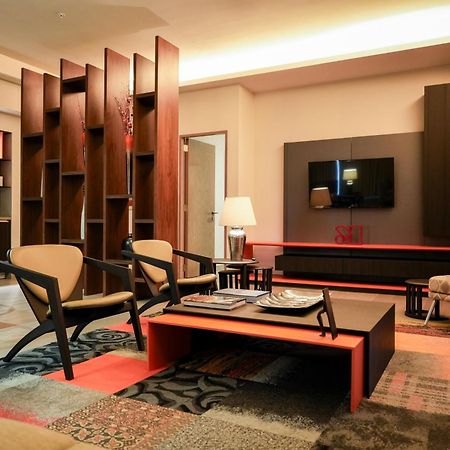 Metria Hotel เลออน ภายนอก รูปภาพ The interior of the lounge