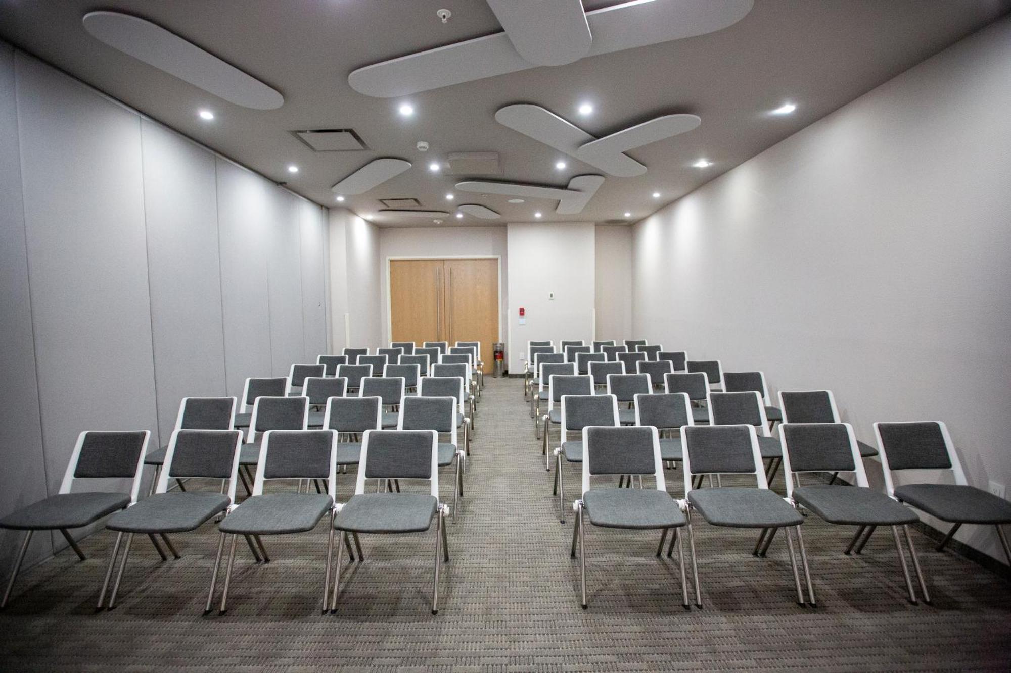 Metria Hotel เลออน ภายนอก รูปภาพ The lecture theatre