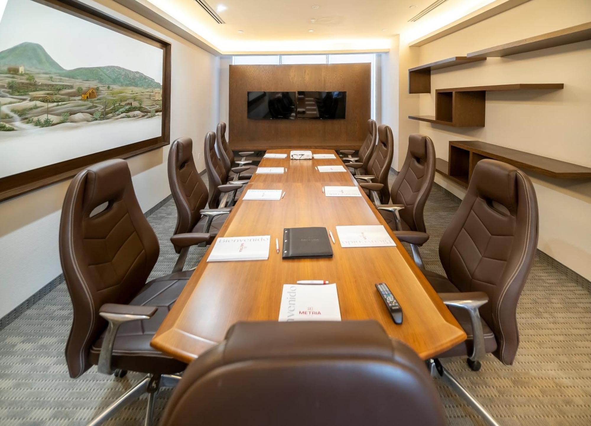 Metria Hotel เลออน ภายนอก รูปภาพ Boardroom at the headquarters of the National Bank of Greece