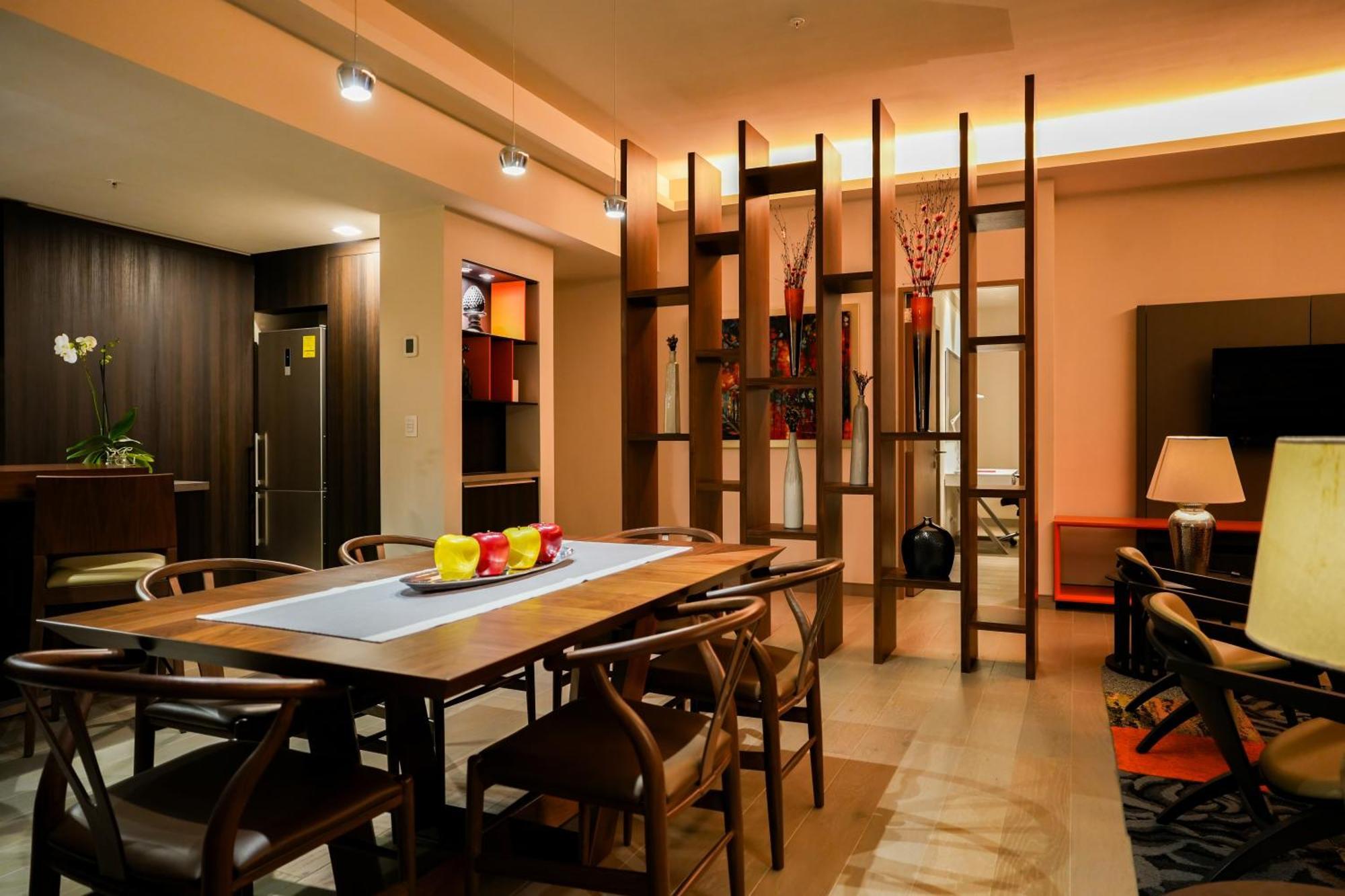 Metria Hotel เลออน ภายนอก รูปภาพ A dining room